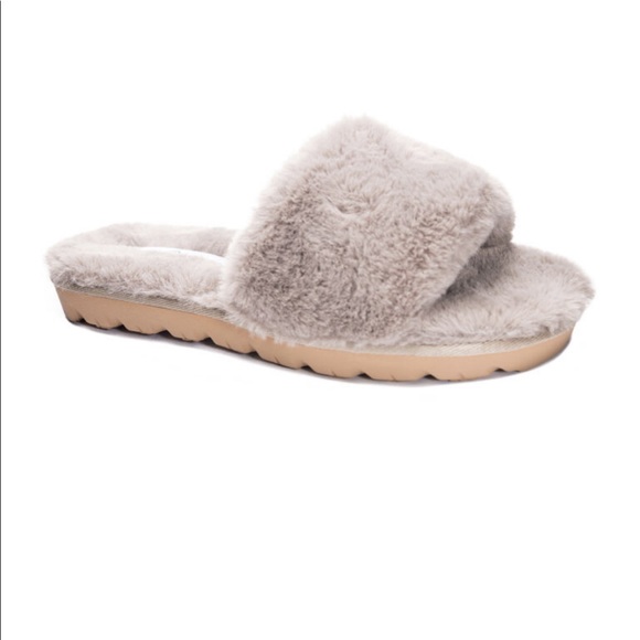 Chinese Laundry Rally Slide - Picture 2 of 2